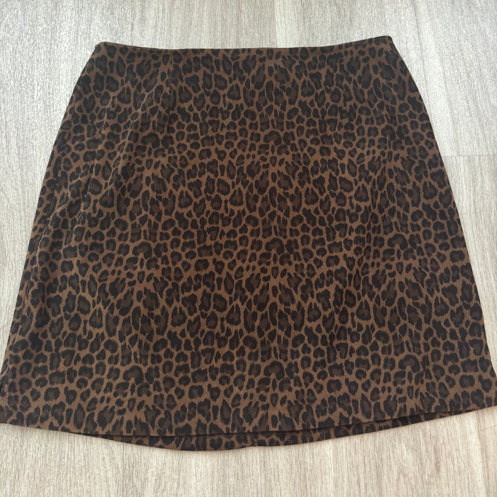 Exact change vintage leopard skirt